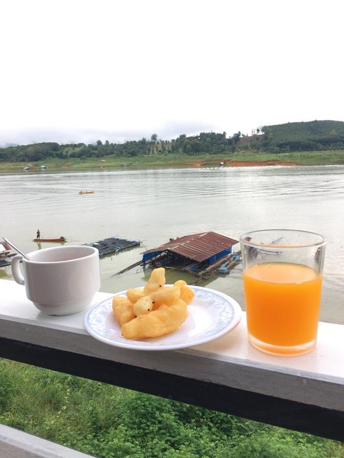 Baan Dongsak River View Sangkhla Buri Bagian luar foto