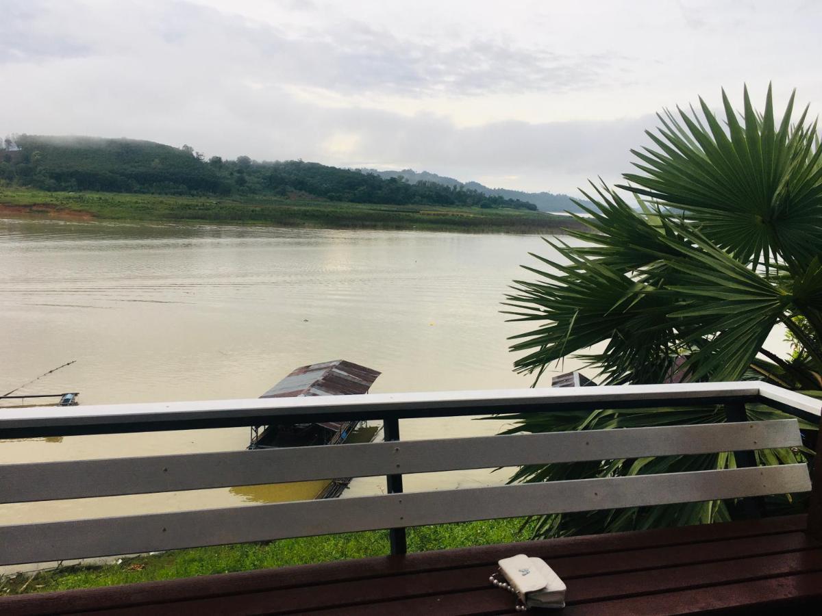 Baan Dongsak River View Sangkhla Buri Bagian luar foto