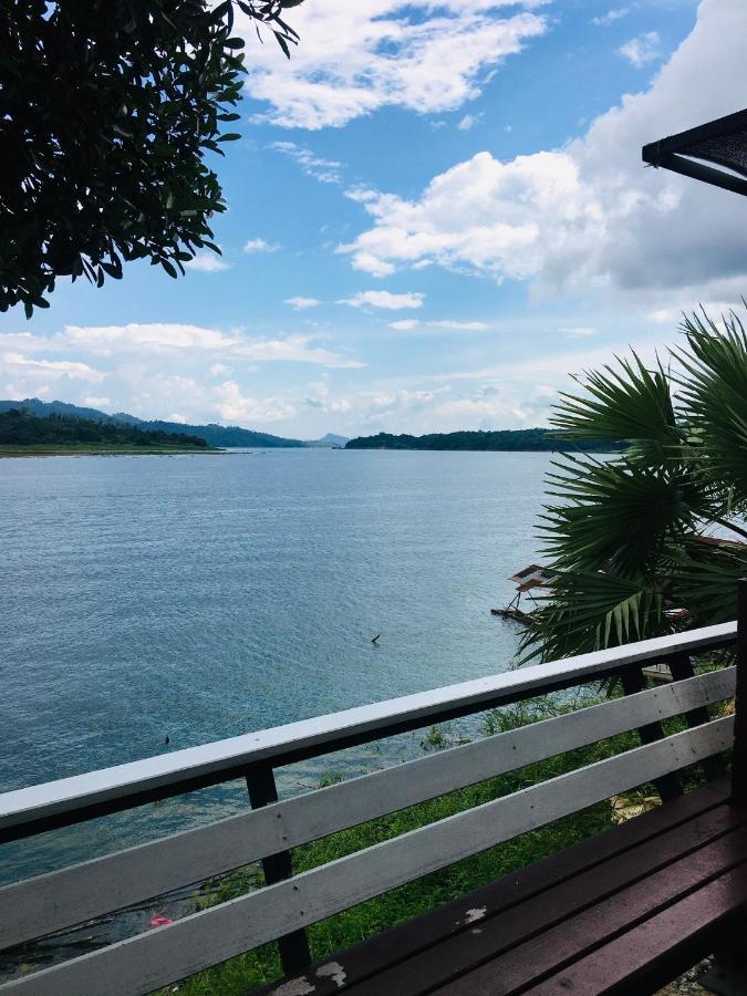 Baan Dongsak River View Sangkhla Buri Bagian luar foto