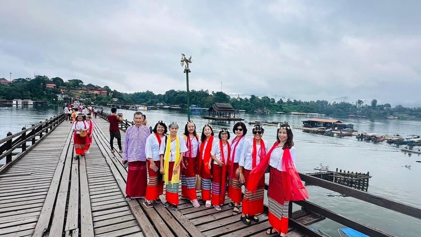 Baan Dongsak River View Sangkhla Buri Bagian luar foto