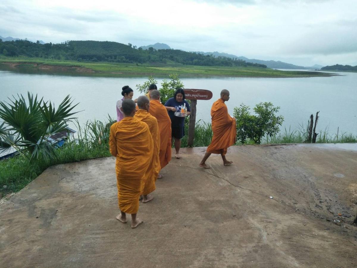 Baan Dongsak River View Sangkhla Buri Bagian luar foto