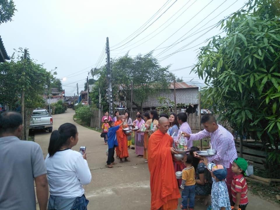 Baan Dongsak River View Sangkhla Buri Bagian luar foto