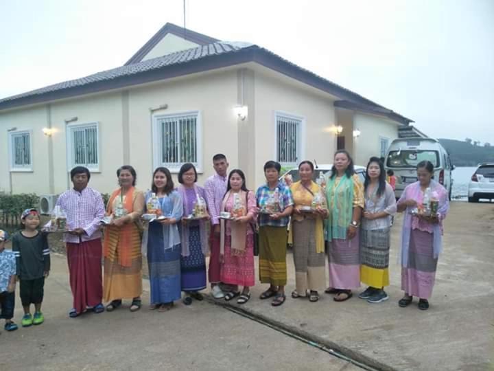 Baan Dongsak River View Sangkhla Buri Bagian luar foto